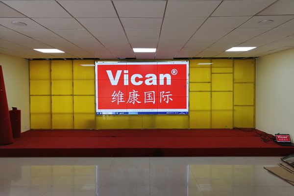 投影儀和拼接屏有什么區(qū)別，優(yōu)缺點有哪些